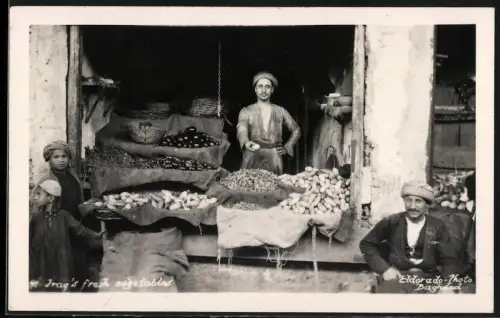 Fotografie Irakischer Gemüsehändler an seinem Stand, Iraq`s fresh vegetables