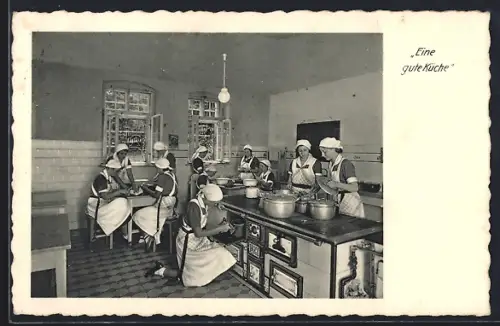 AK Weimar / Thüringen, Mathildenhaus, Küche der Mathilde Zimmer-Stiftung
