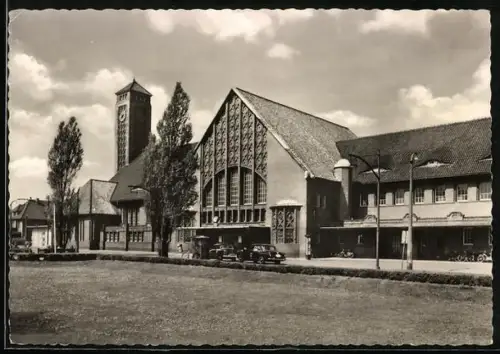AK Oldenburg i. Oldb., Hauptbahnhof mit Vorplatz