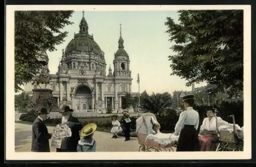AK Berlin, Fotomontage aus Lustgarten mit Dom und Zeitungsverkäufer