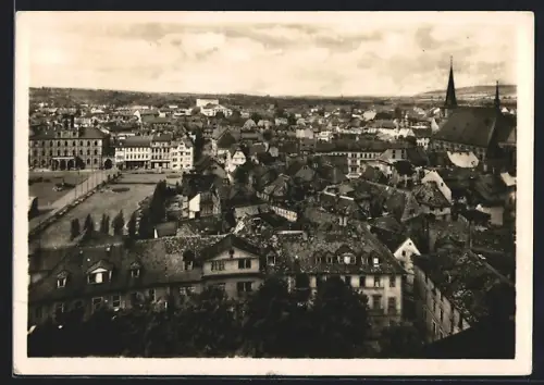 AK Weimar / Thüringen, Blick auf den Marktplatz, Nationaltheater und Herderkirche