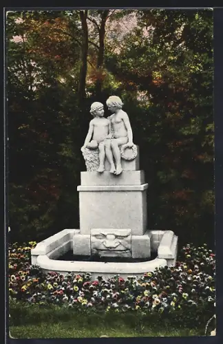 AK Crefeld, Brunnengruppe in der Hohenzollernstrasse