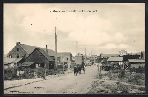 AK Croisilles /P.-de-C., Rue du Pont avec chevaux et maisons rurales