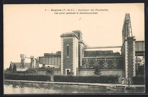 AK Arques /P.-de-C., Ascenseur des Fontinettes vue prise pendant le fonctionnement