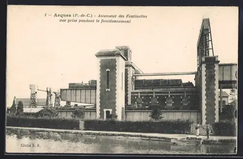 AK Arques /P.-de-C., Ascenseur des Fontinettes vue prise pendant le fonctionnement
