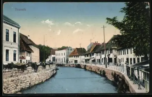 AK Travnik, Häuser am Fluss