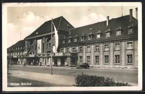 AK Weimar / Thüringen, Bahnhof, Leute, Auto