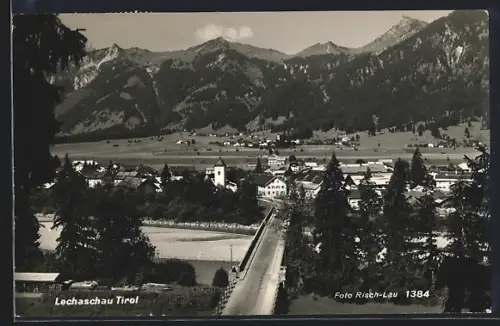 AK Lechaschau /Tirol, Teilansicht mit Strassenpartie