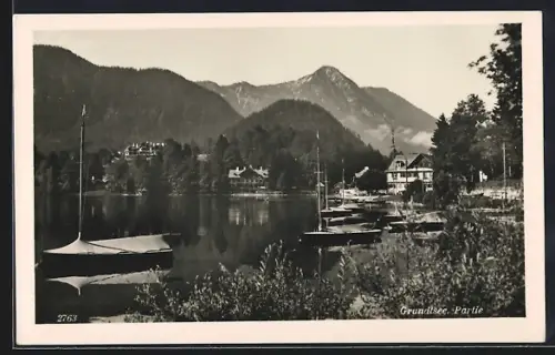 AK Grundlsee, Uferpartie mit Booten