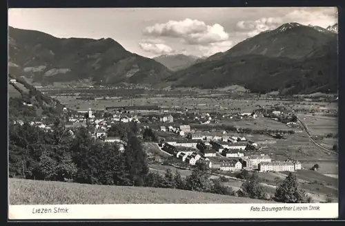 AK Liezen /Stmk., Teilansicht mit Bergen
