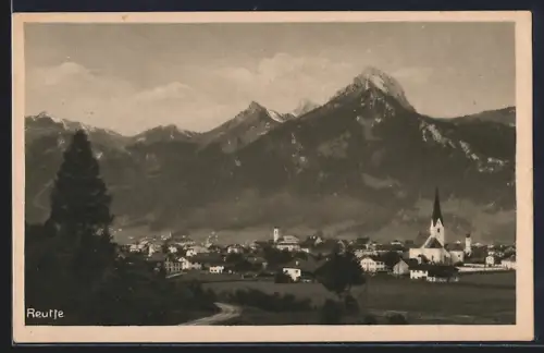 AK Reutte, Teilansicht mit Kirche