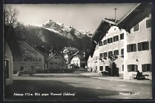 AK Abtenau /Salzburg, Strassenpartie mit Blick gegen Wienerwand
