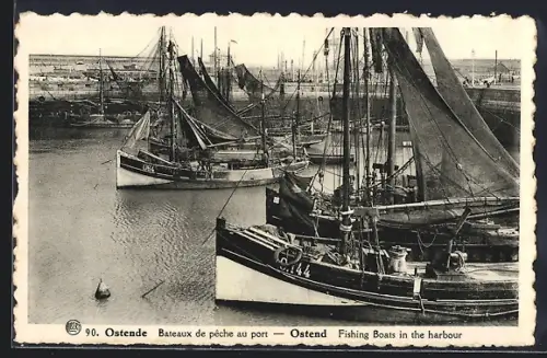 AK Ostende, Bateaux de péche au port