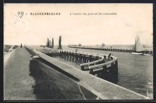 AK Blankenberghe, L`entrée du port les estacades
