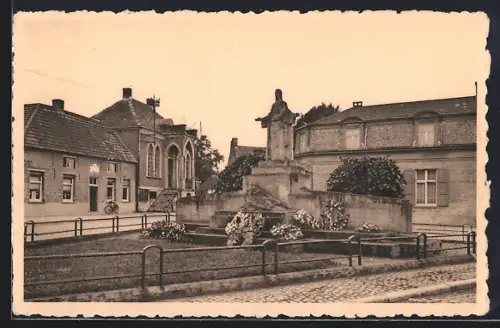 AK Wuustwezel, H. Haratbeeld, Gedenkmaal der Gesneuvelden en Oudheidkundig Museum