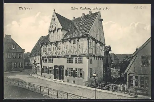 AK Wilster, Altes Rathaus mit Strasse aus der Vogelschau