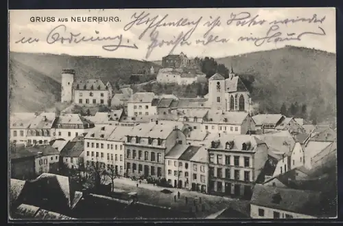 AK Neuerburg / Eifel, Totalansicht mit Burg und Platz aus der Vogelschau