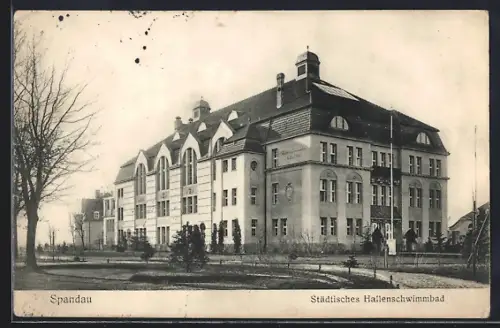 AK Berlin-Spandau, Das Städtische Hallenschwimmbad