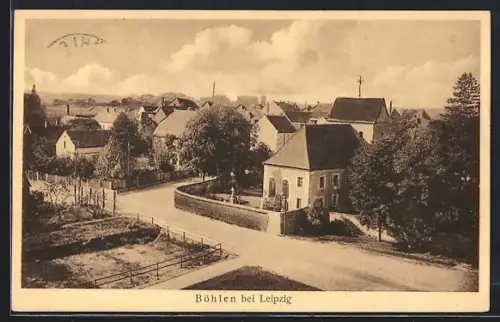 AK Böhlen b. Leipzig, Strassenpartie mit Friedhof