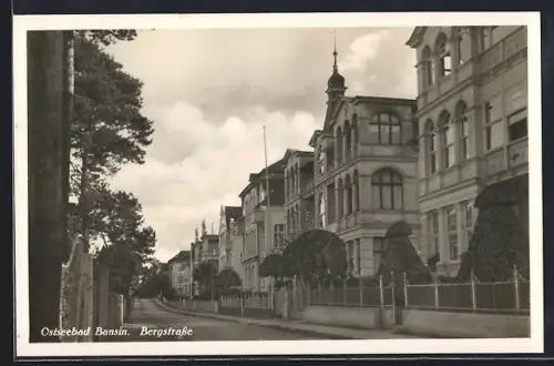 AK Bansin, Ostseebad, Bergstrasse mit Bäumen