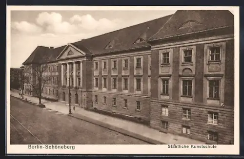 AK Berlin-Schöneberg, Strassenpartie an der Staatlichen Kunstschule
