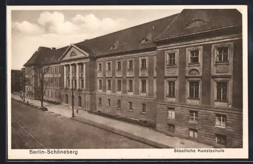 AK Berlin-Schöneberg, Strassenpartie an der Staatlichen Kunstschule