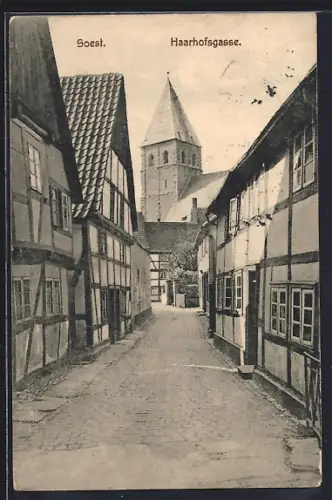AK Soest, Strasse Haarhofsgasse mit Kirchblick