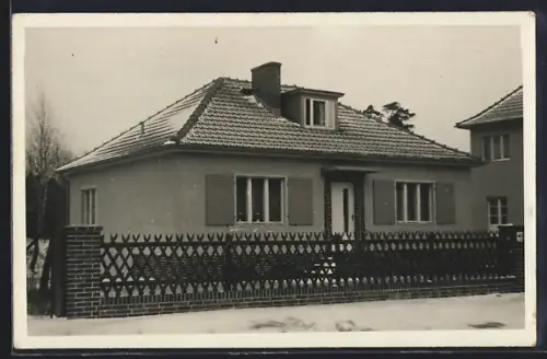 Foto-AK Berlin-Frohnau, Haus mit Garten