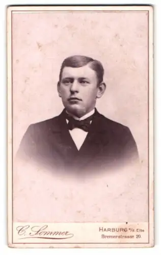 Fotografie C. Sommer, Harburg a. d. Elbe, Bremerstrasse 20, Porträt eines jungen Mannes