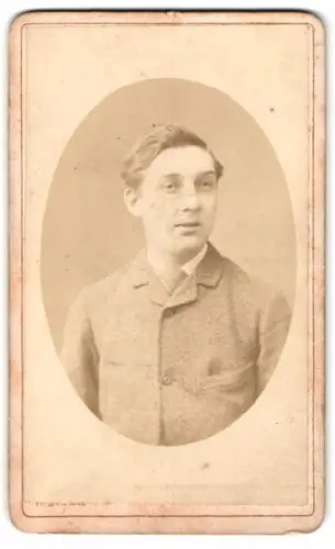Fotografie Henry Spink, Brighton, Goldstone Villas, Porträt eines jungen Mannes