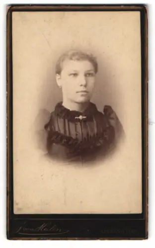 Fotografie I. von Halen, Luckenwalde, Breite Strasse 21, Porträt einer jungen Frau