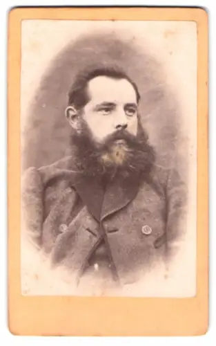 Fotografie unbekannter Fotograf und Ort, Porträt eines Mannes mit Bart