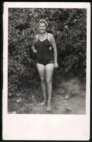 Fotografie junge Frau im Badeanzug