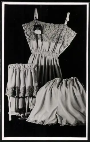 Fotografie Unterwäsche / Unterkleid der Firma Bemberg, Miederware