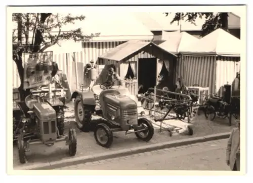 Fotografie Landmaschinenausstellung, Traktor Bautz AG