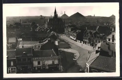 AK Hénin-Liétard /P.-de-C., Vue générale et Hôtel de Ville