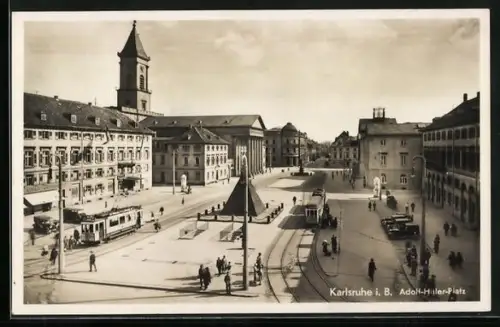 AK Karlsruhe, Strassenbahn auf dem Marktplatz