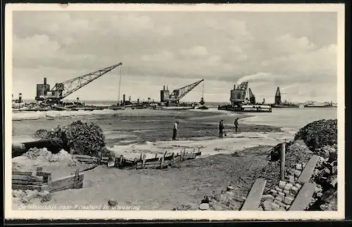 AK Afsluitdijk, Zuiderzeewerken, Strandpartie mit Kränen
