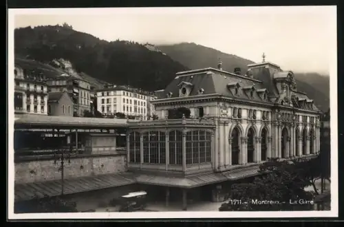 AK Montreux, La Gare, Bahnhof mit Zug und Buffet