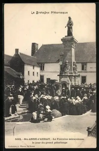 AK Sainte-Anne-d'Auray, La Fontaine miraculeuse, le jour du grand pélerinage
