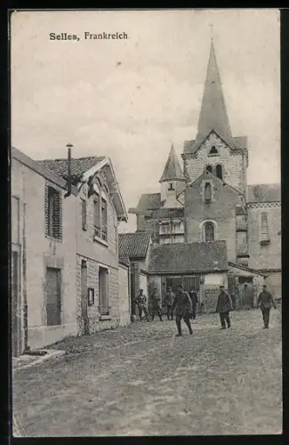 AK Selles, Soldaten auf der Strasse