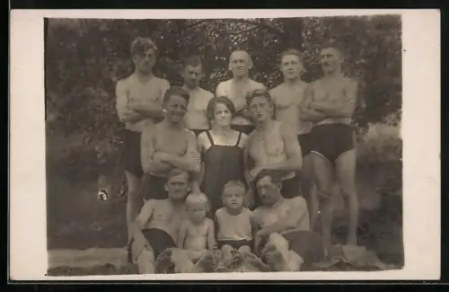 Foto-AK Gruppenfoto in Bademode
