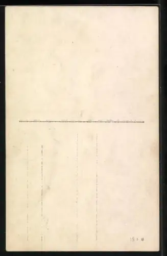 Foto-AK Drei Personen in Badeanzügen im Gras