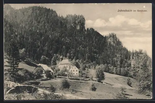 AK Johnsbach im Gesäuse, Ortspartie mit Turmgebäude