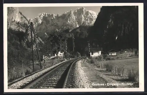 AK Gesäuse, Gesäuse-Eingang-Hochtor, mit Bahngleisen, Gebäuden u. Bahnübergang