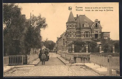 AK Furnes, Entrée de la ville par le pont d`Ypres