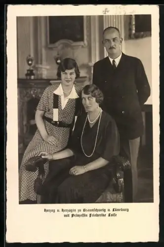 AK Herzog und Herzogin zu Braunschweig und Lüneburg mit Prinzessin Friederike Luise