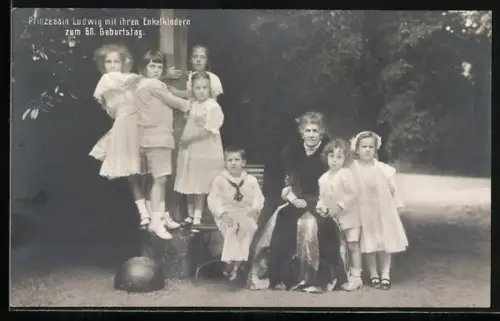 AK Königin Maria Therese von Bayern mit Prinzessin Ludwig und Enkelkindern zum 60. Geburtstag
