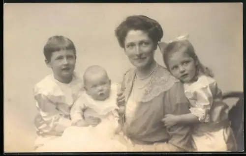 AK Prinzessin Franz von Bayern mit Kindern