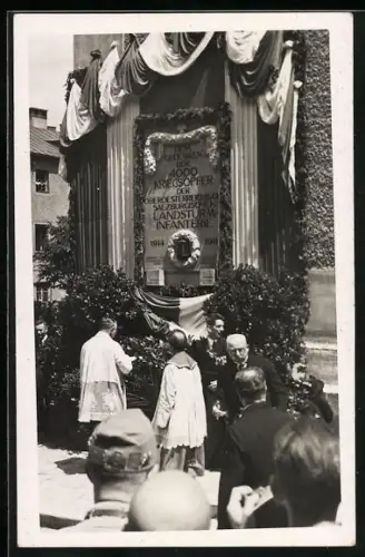Foto-AK Linz, Einweihung des Denkmals der 4000 Kriegsopfer 1933
